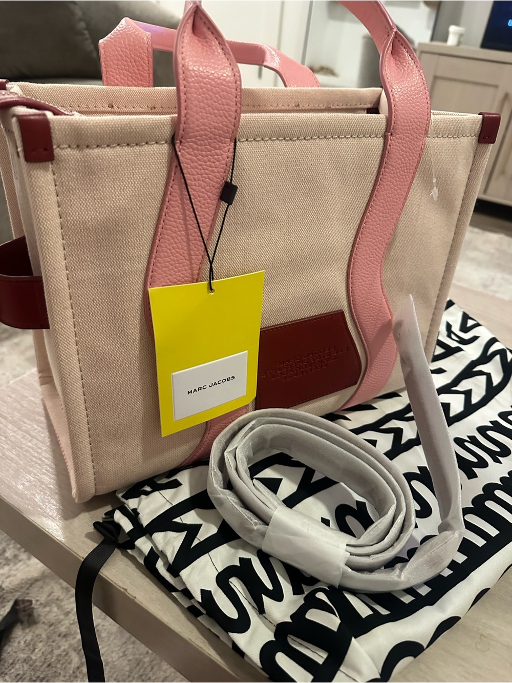 BRAND NEW Marc Jacobs The Wavy Medium Tote with Pink Leather Trim - Picture 12 of 15